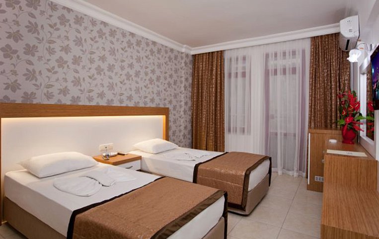 Diamore Hotel 3*