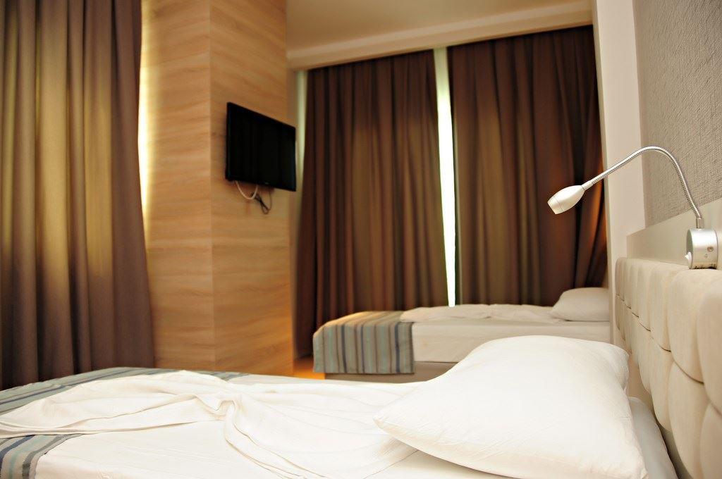 Orfeus Queen Hotel 4*