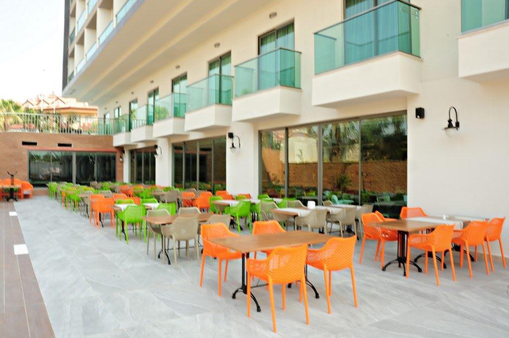Orfeus Queen Hotel 4*