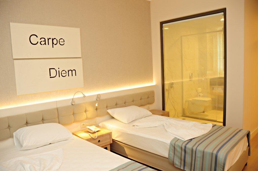 Orfeus Queen Hotel 4*