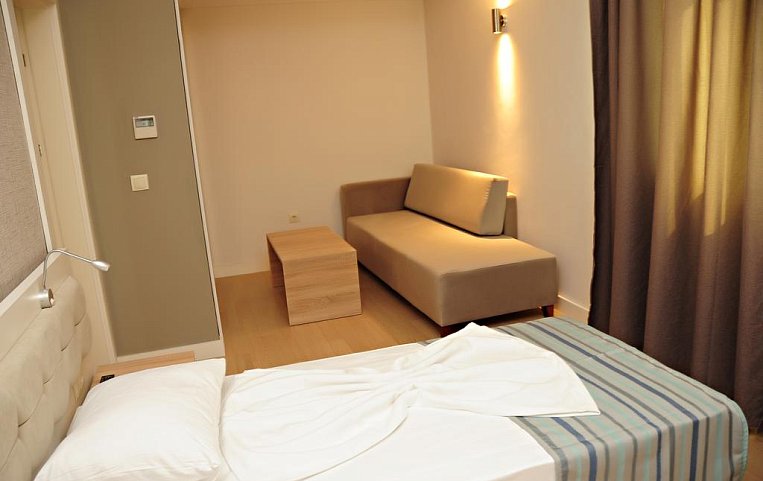 Orfeus Queen Hotel 4*