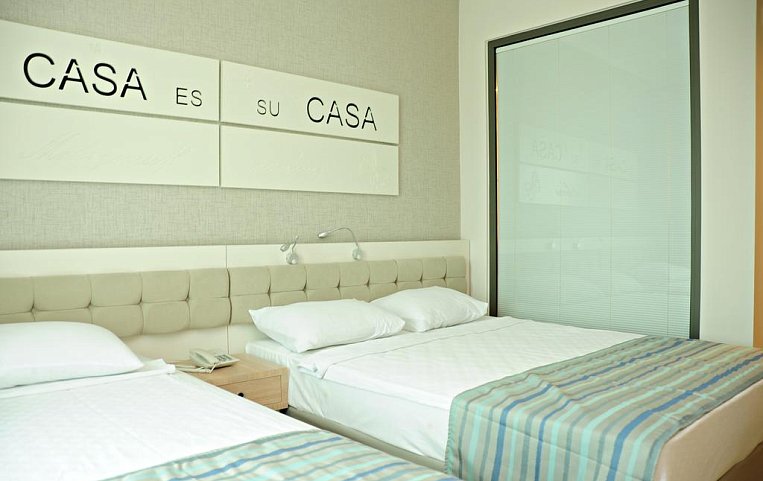 Orfeus Queen Hotel 4*