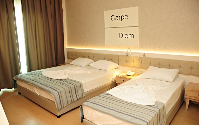 Orfeus Queen Hotel 4*