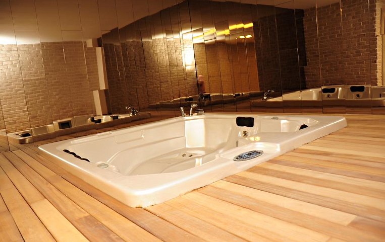 Orfeus Queen Hotel 4*