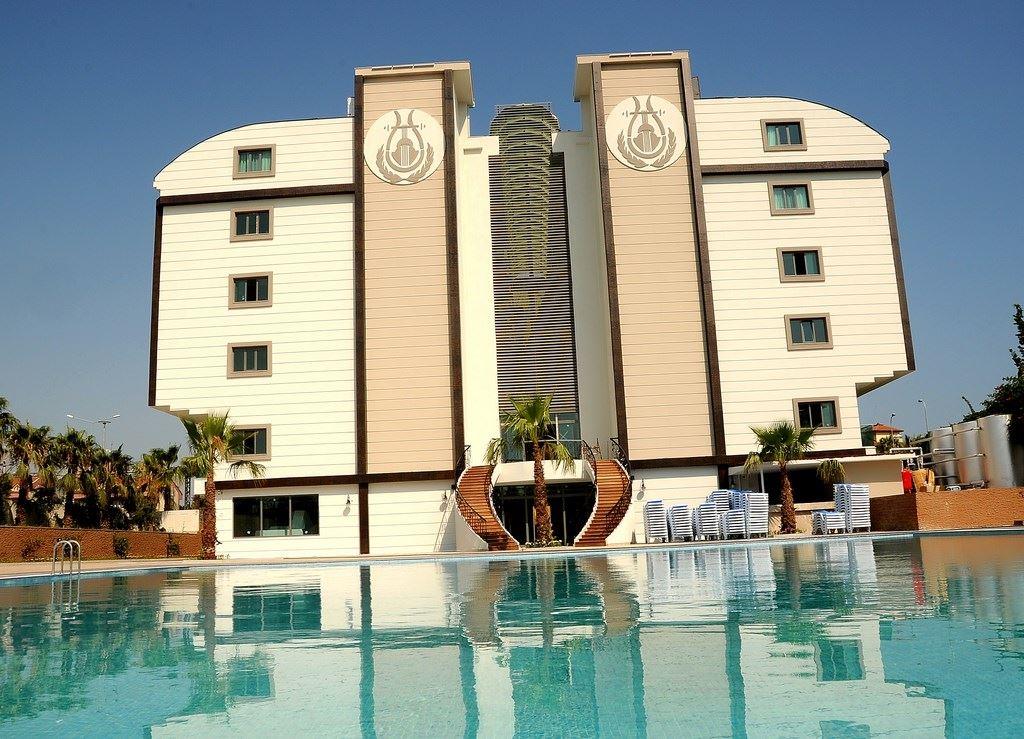 Orfeus Queen Hotel 4*