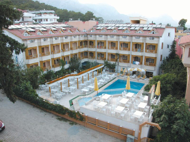 Mr. Crane Hotel 3*