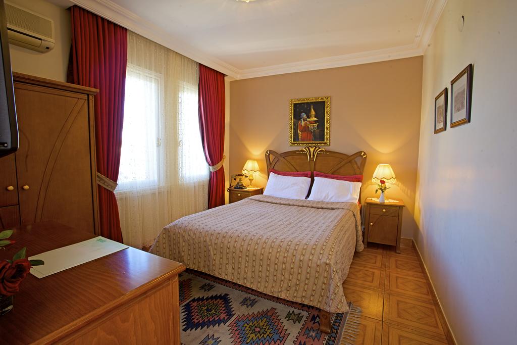 1207 (ex. ALZER HOTEL)