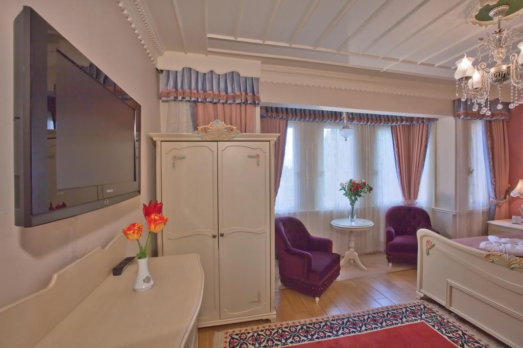 1207 (ex. ALZER HOTEL)