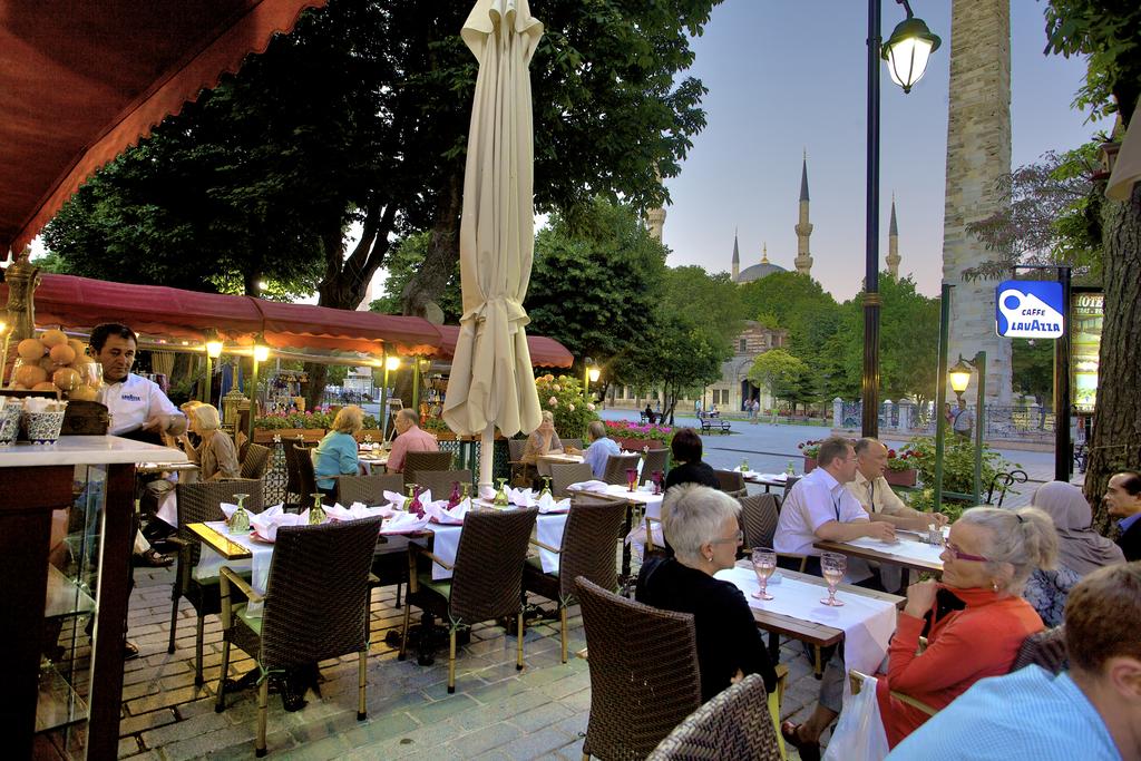 1207 (ex. ALZER HOTEL)