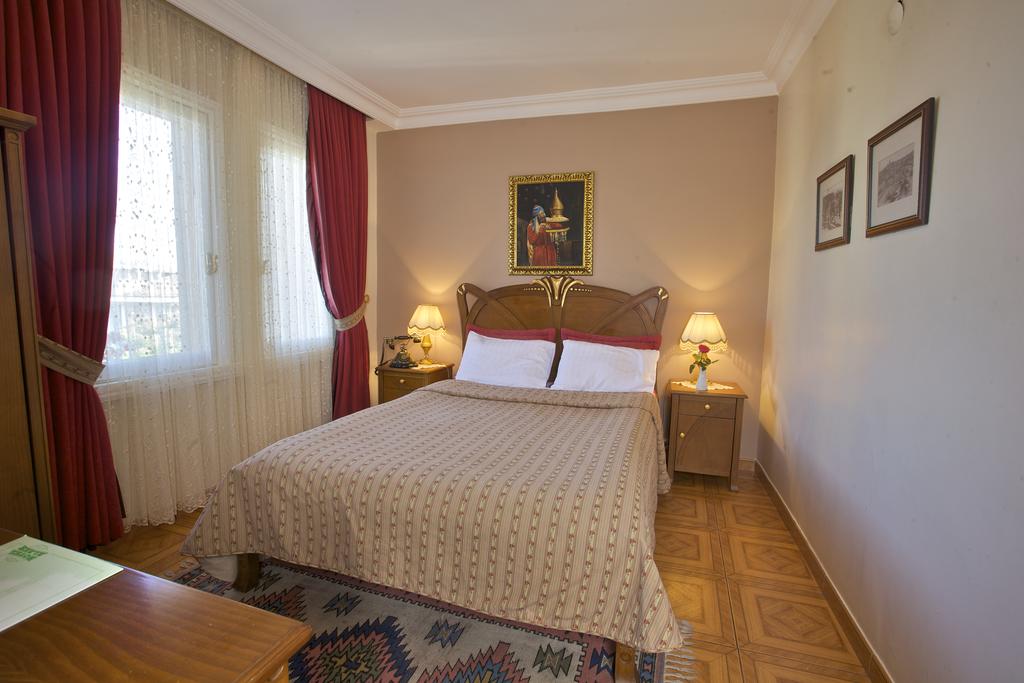 1207 (ex. ALZER HOTEL)
