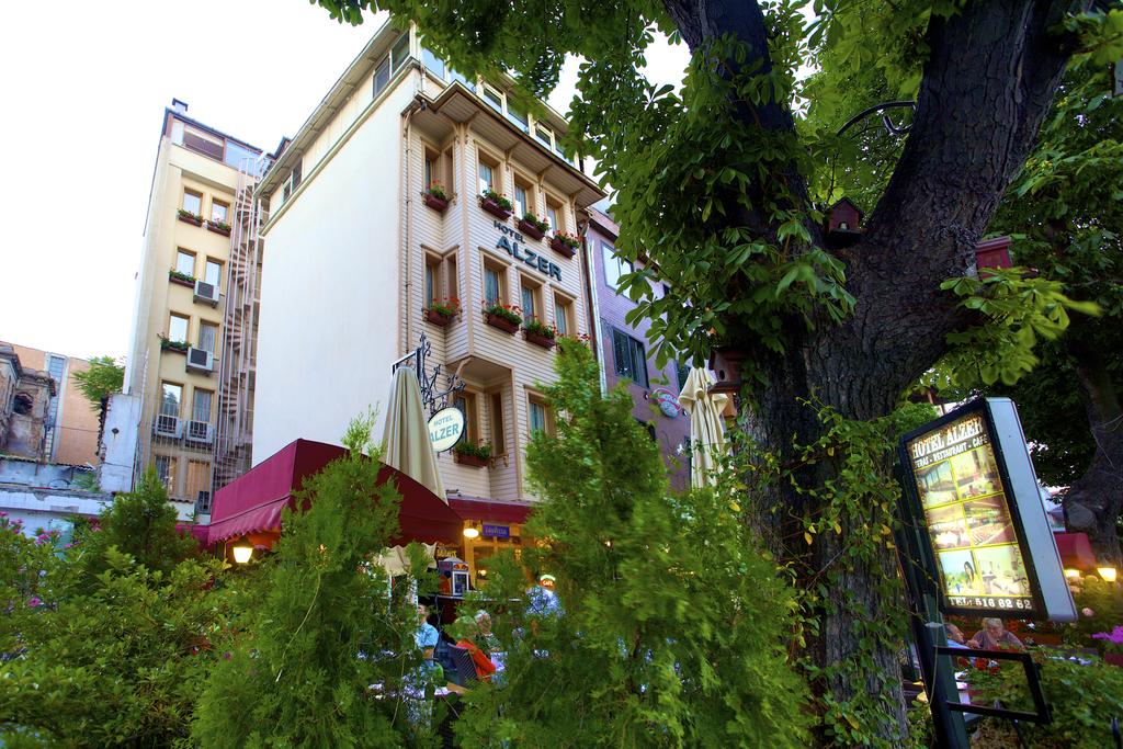 1207 (ex. ALZER HOTEL)