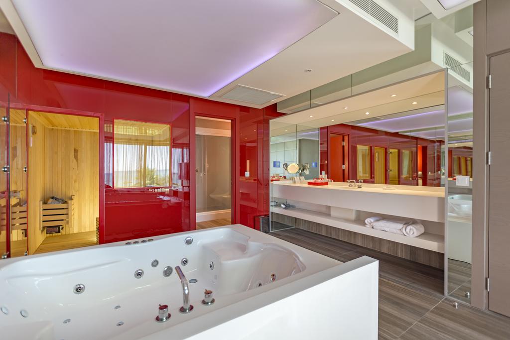 ADAM & EVE HOTEL