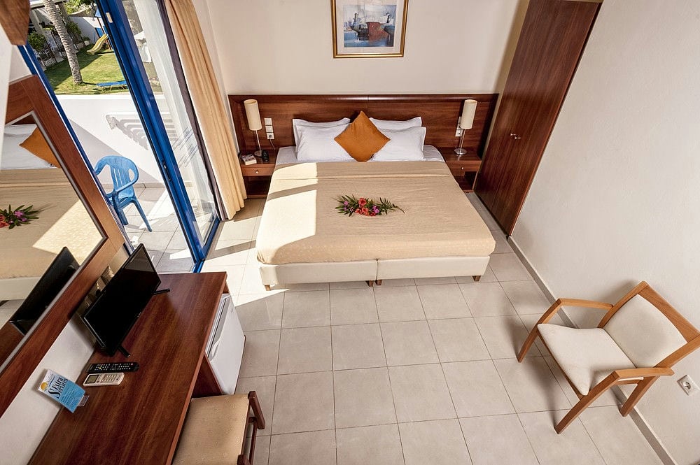 ADELAIS HOTEL