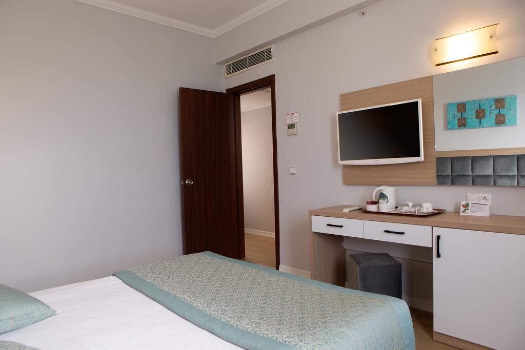 ADONIS HOTEL