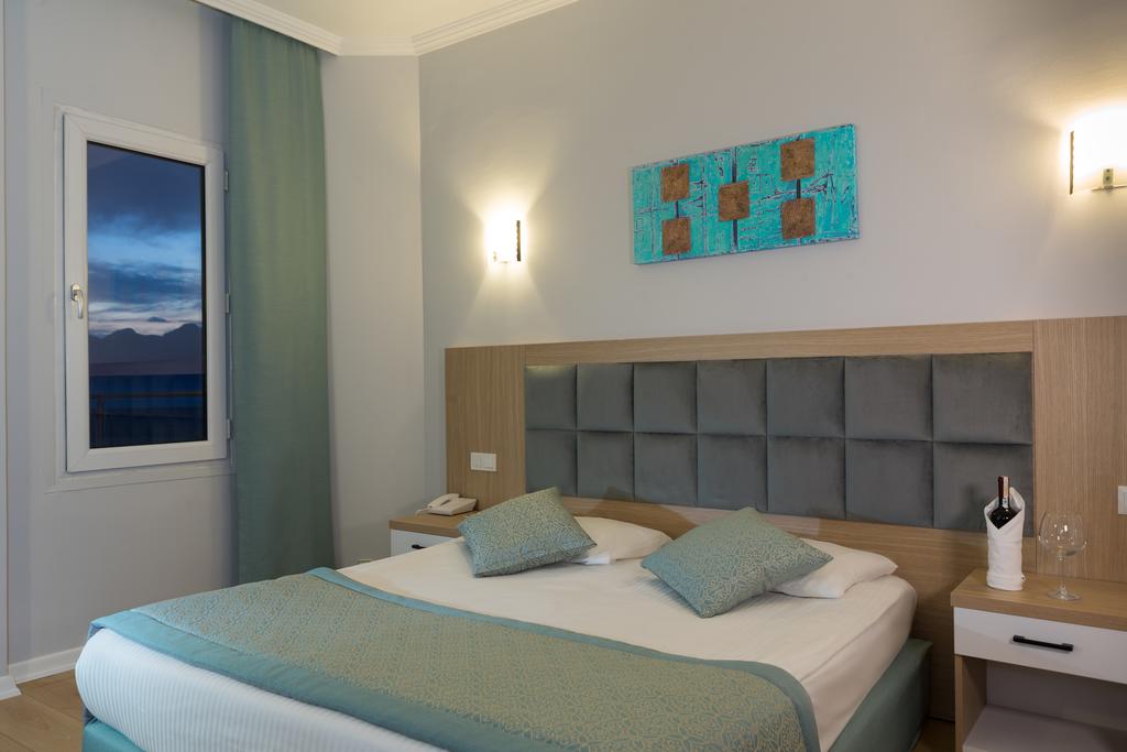 ADONIS HOTEL