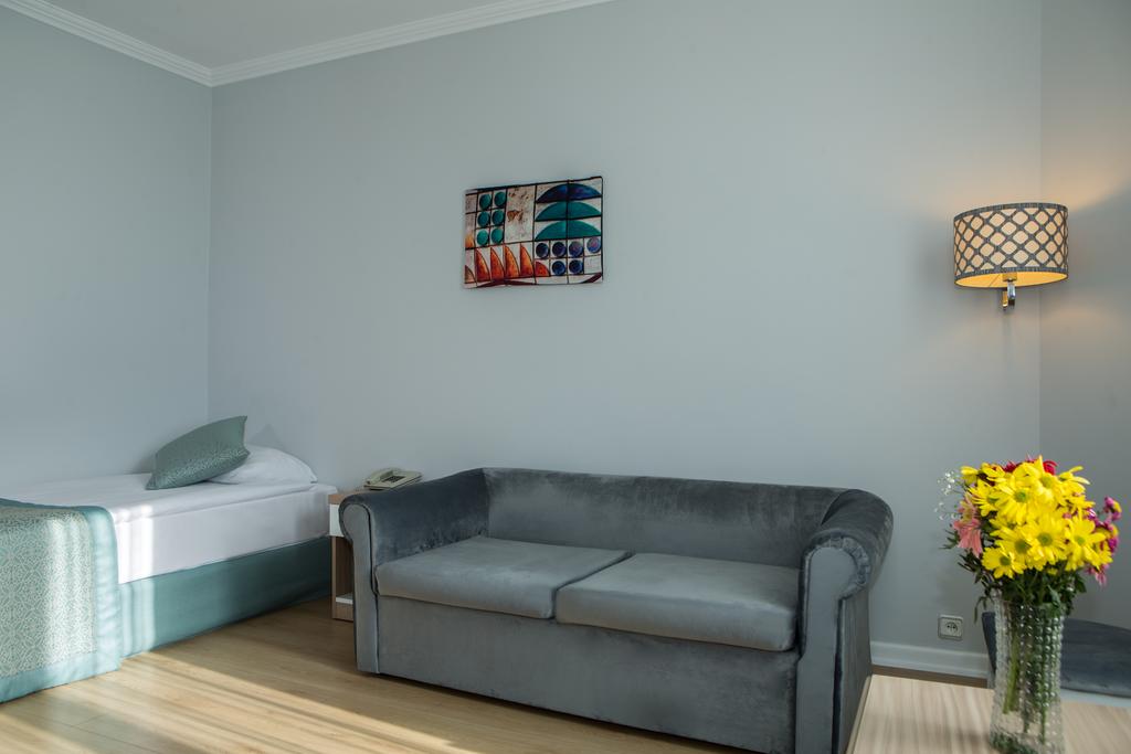 ADONIS HOTEL