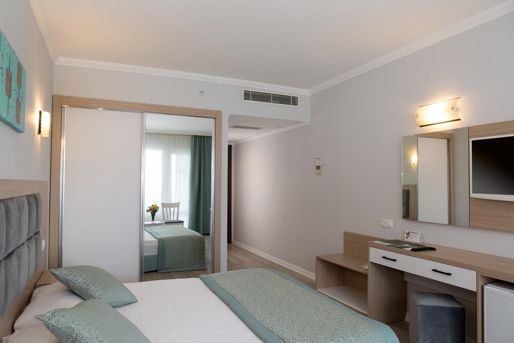 ADONIS HOTEL