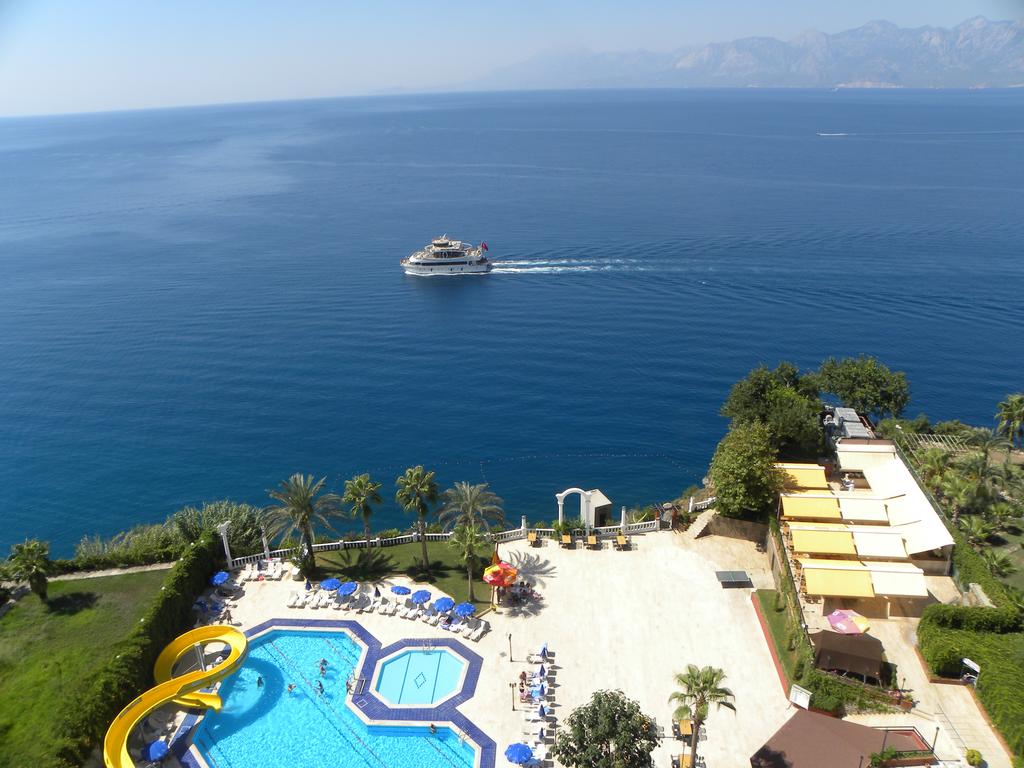 ADONIS HOTEL