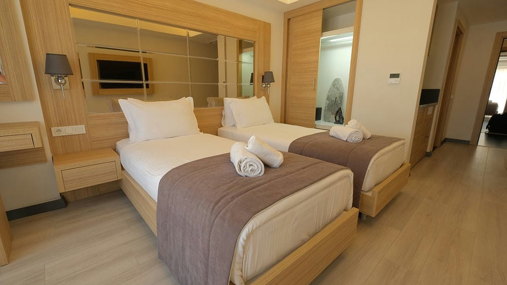 ALESTA YACHT HOTEL BOUTIQUE