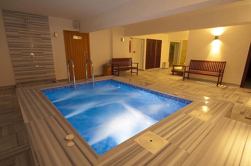 ALESTA YACHT HOTEL BOUTIQUE