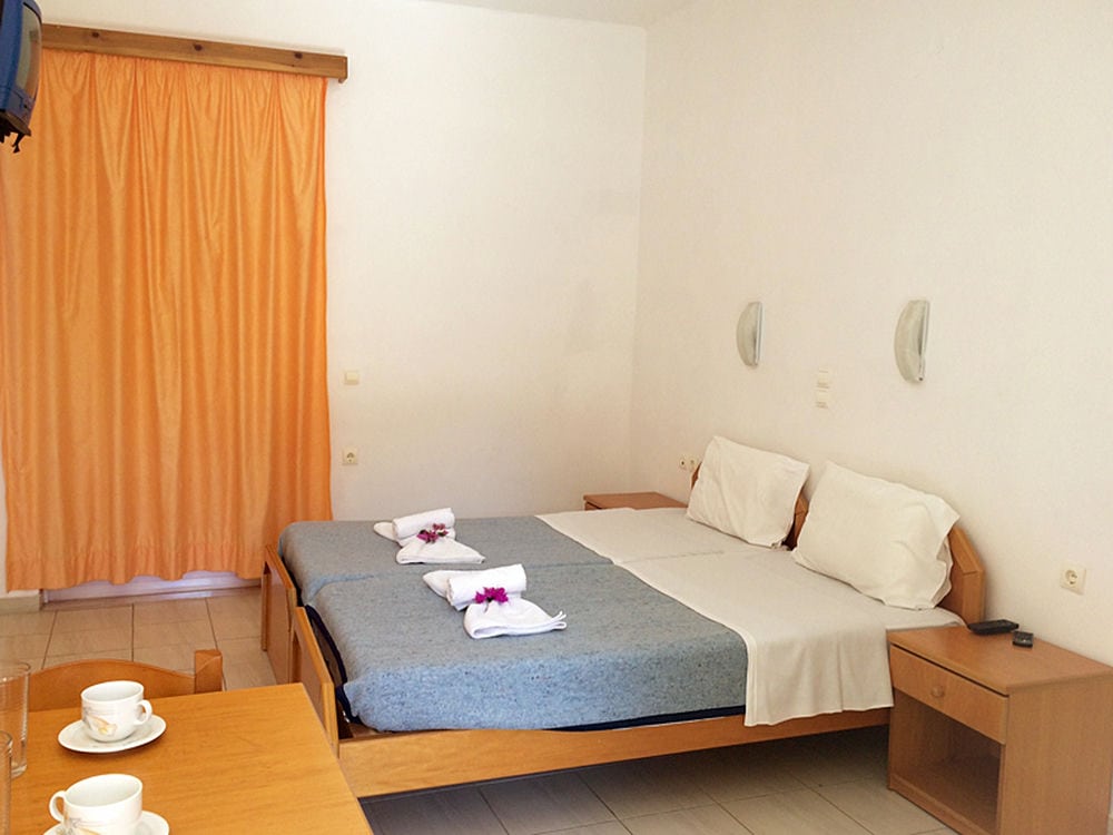 ALEXANDROS APARTMENTS