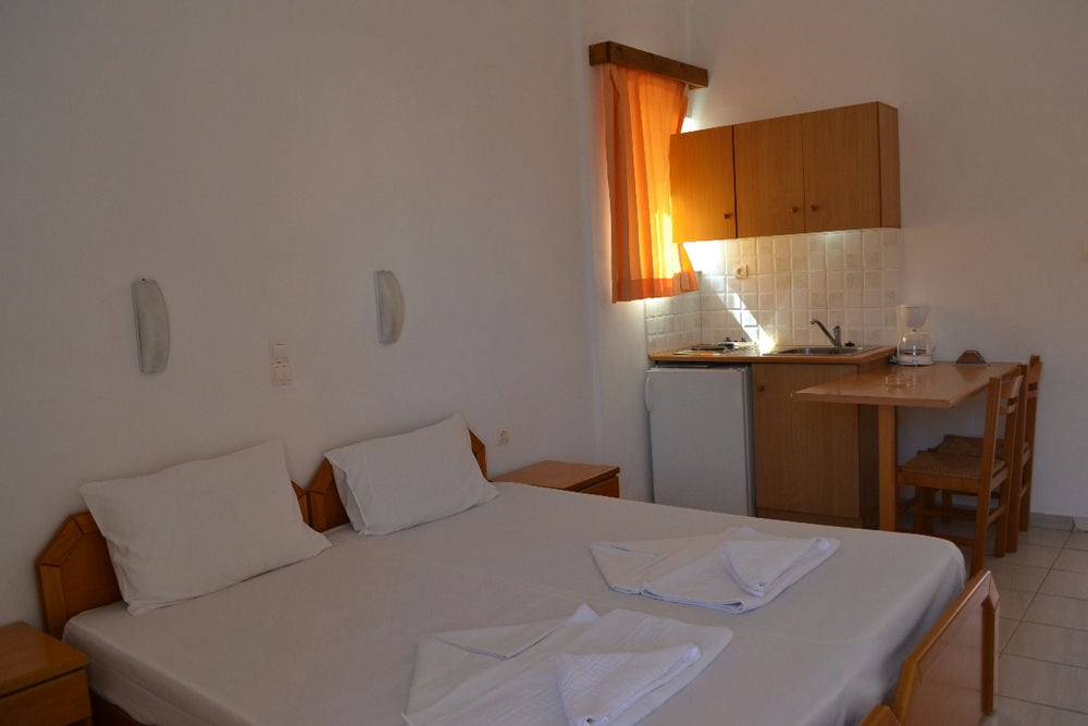 ALEXANDROS APARTMENTS