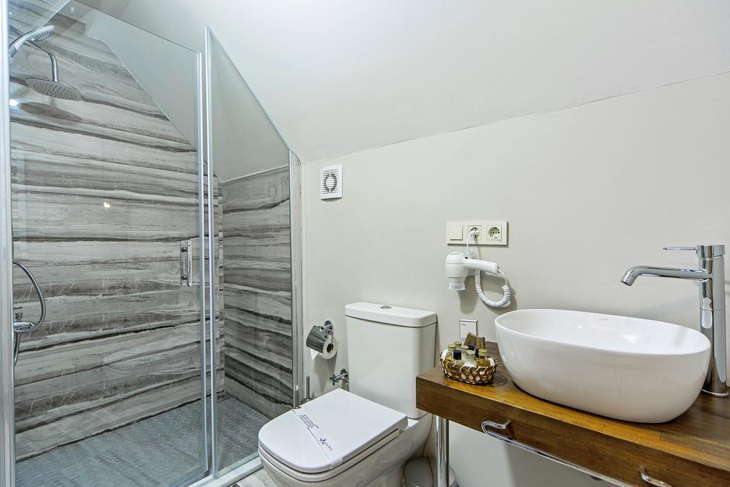 ALMINA HOTEL