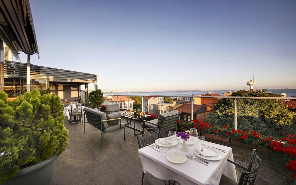ALMINA HOTEL