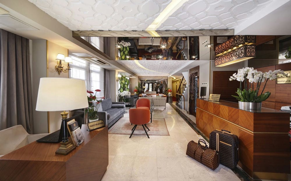 ALMINA HOTEL