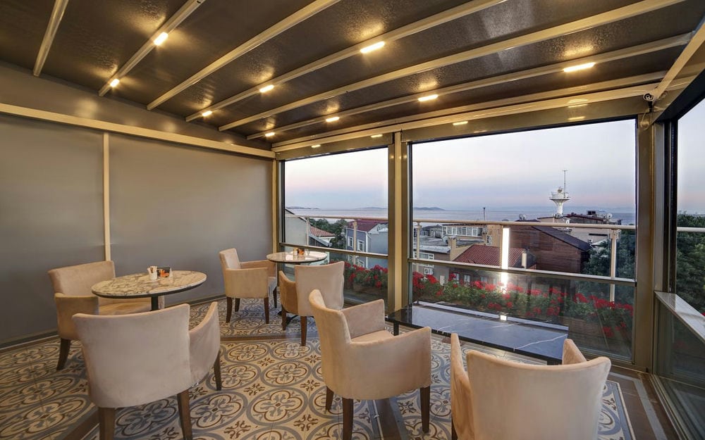 ALMINA HOTEL