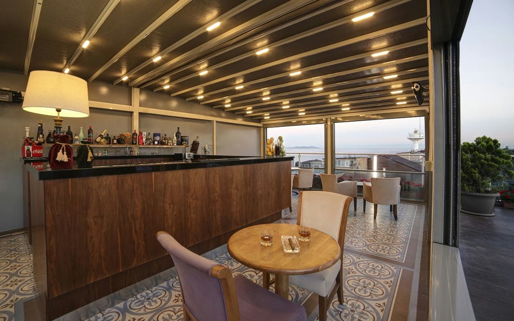 ALMINA HOTEL