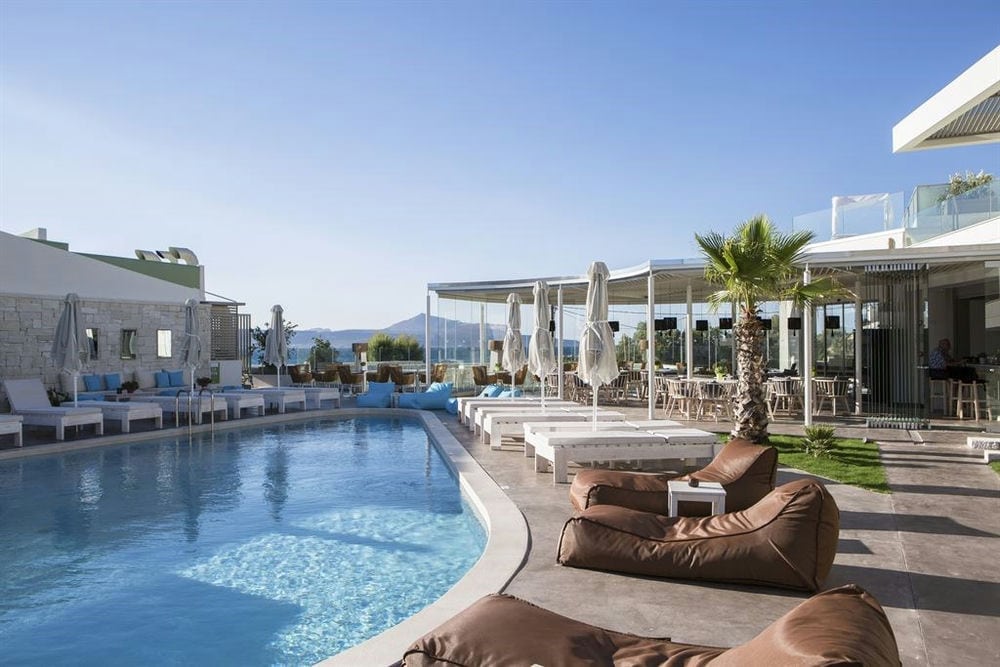 ALOE BOUTIQUE & SUITES (16+)