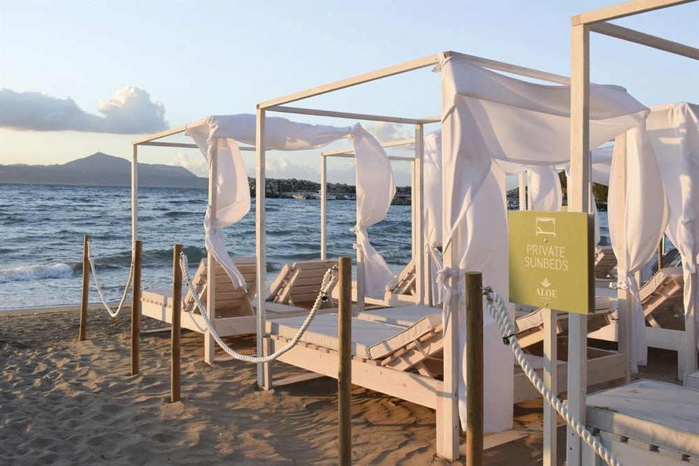 ALOE BOUTIQUE & SUITES (16+)