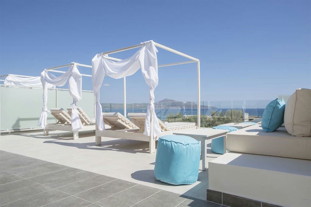 ALOE BOUTIQUE & SUITES (16+)