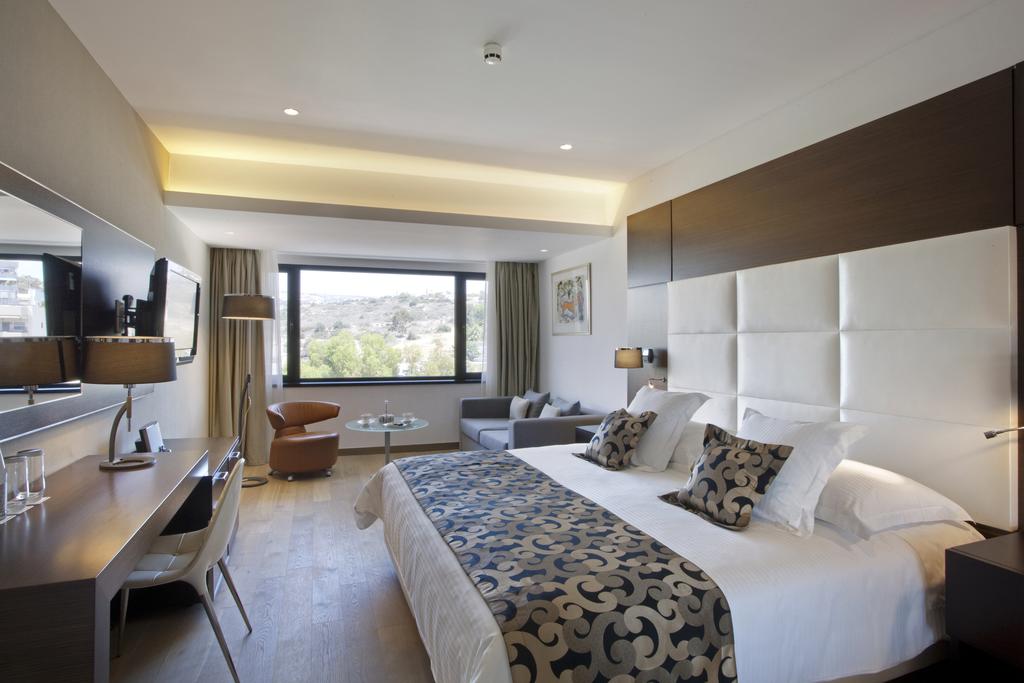 AMATHUS BEACH HOTEL LIMASSOL