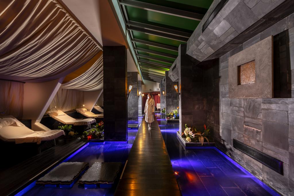 AMATHUS BEACH HOTEL LIMASSOL