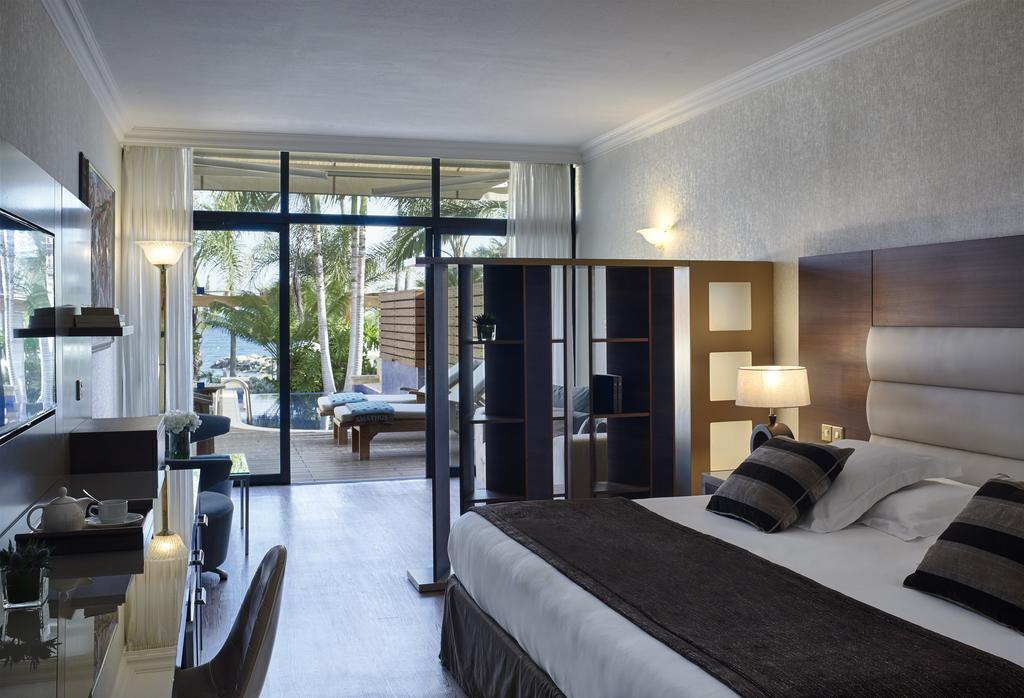 AMATHUS BEACH HOTEL LIMASSOL