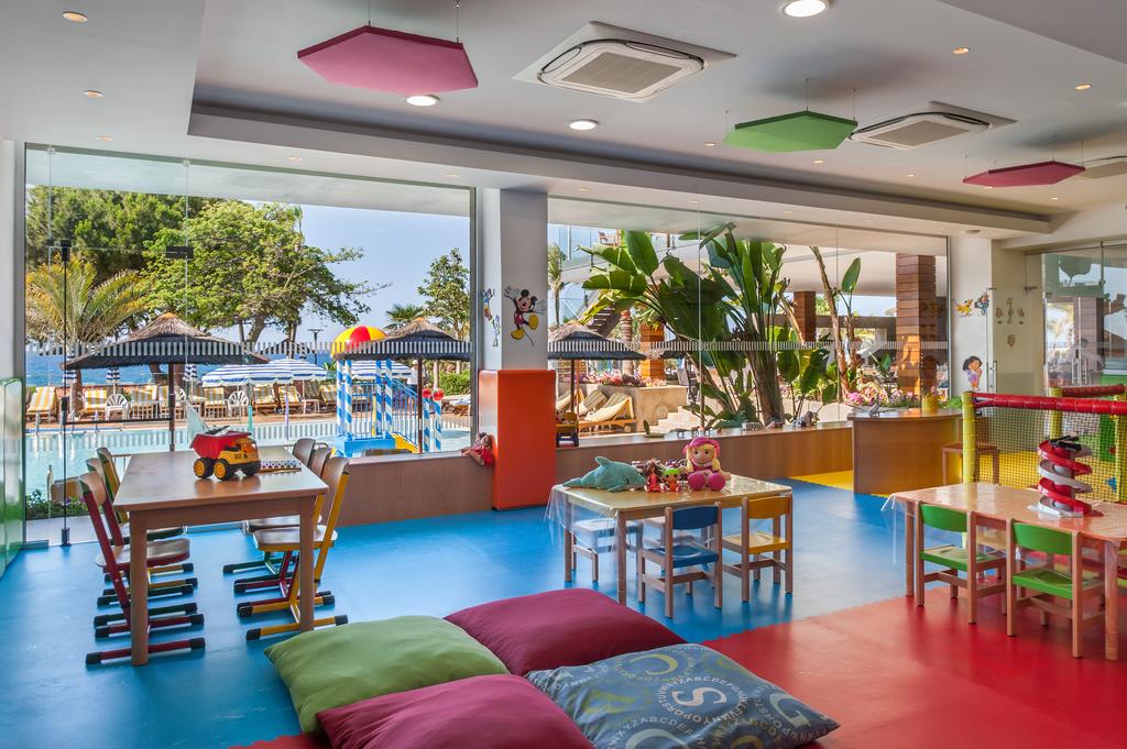 AMATHUS BEACH HOTEL LIMASSOL