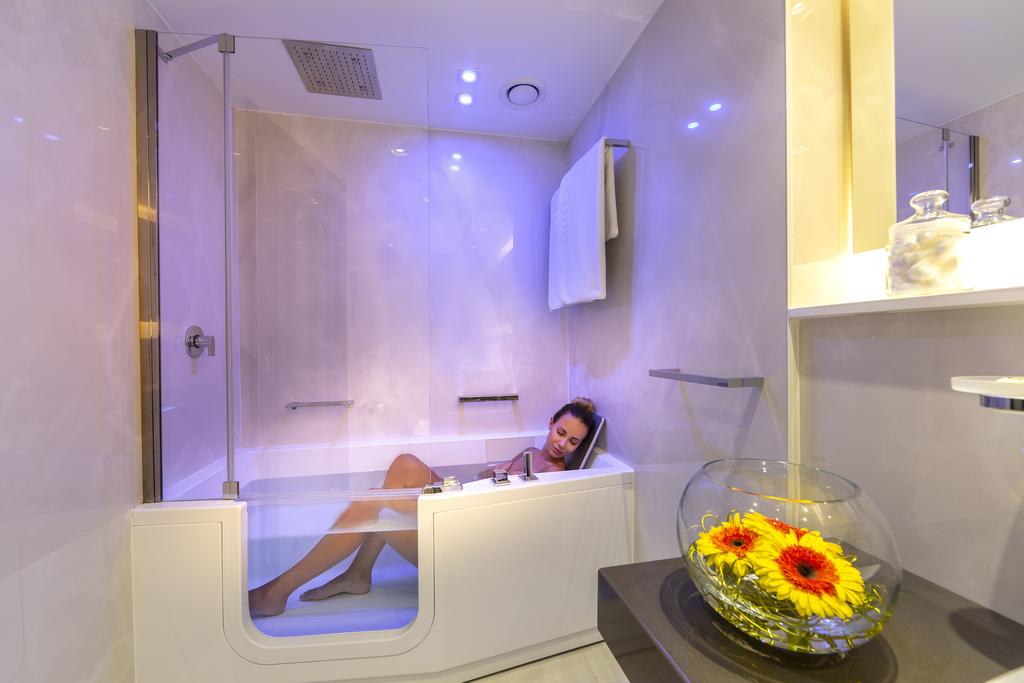 AMATHUS BEACH HOTEL LIMASSOL