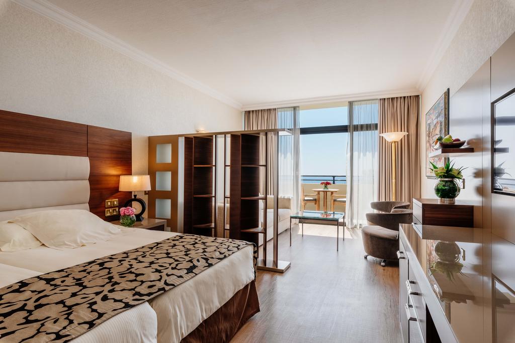 AMATHUS BEACH HOTEL LIMASSOL