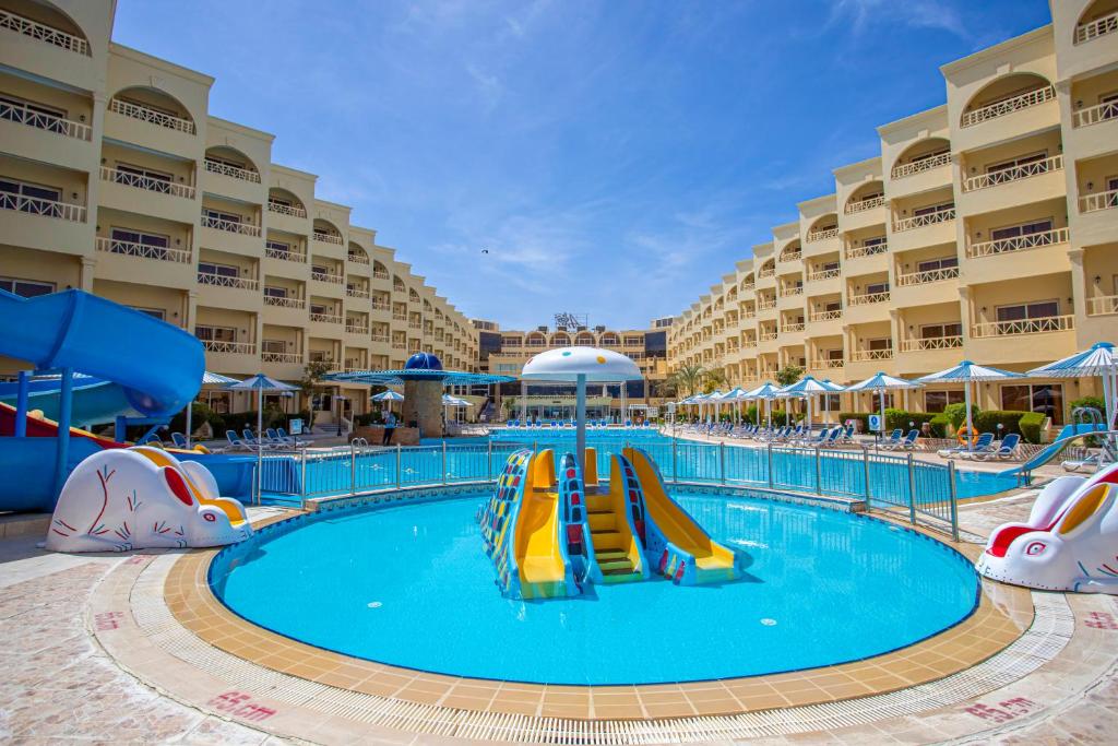 AMC ROYAL HOTEL & SPA 