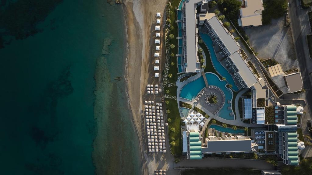 AMIRA BEACH RESORT&SPA