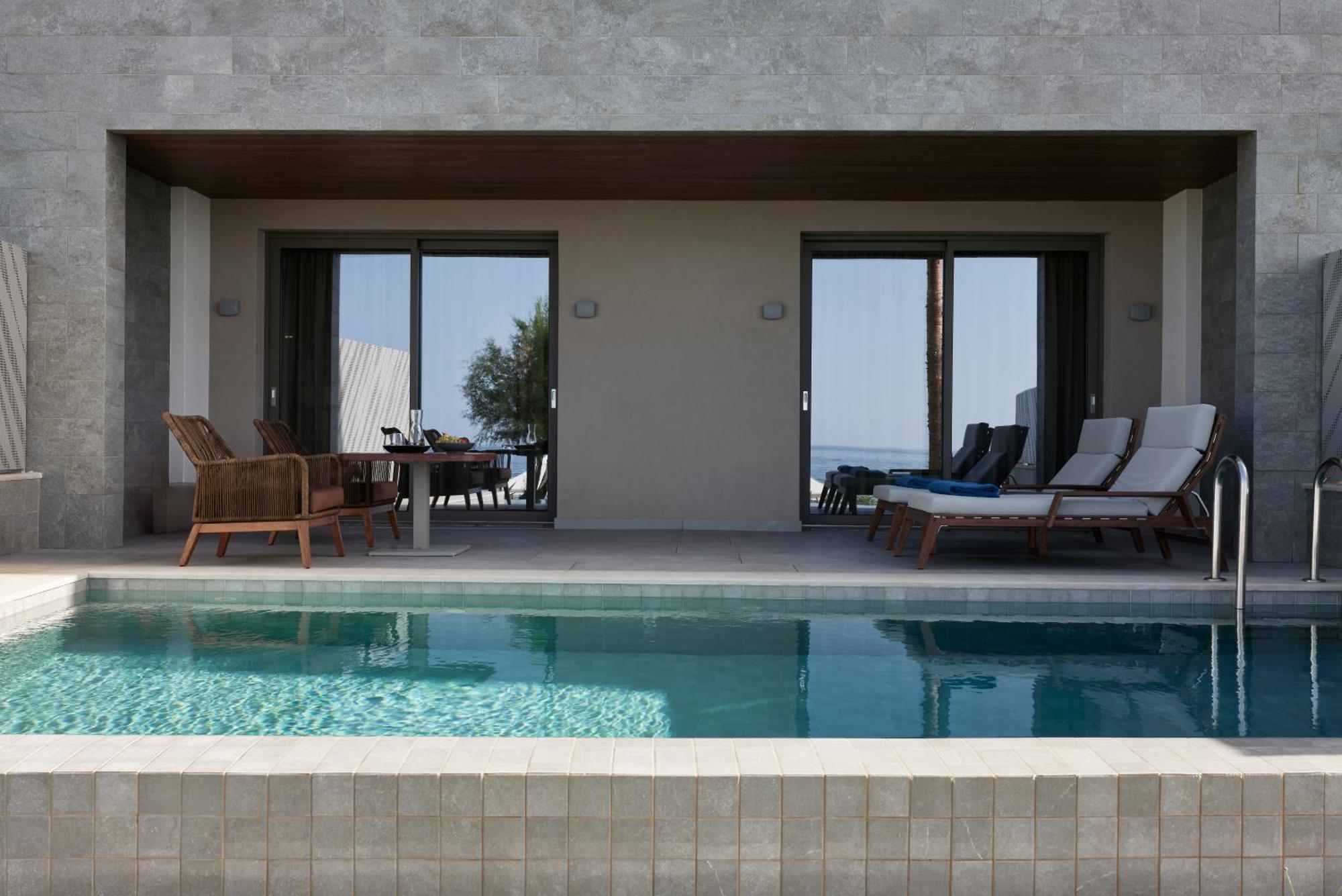 AMIRA BEACH RESORT&SPA