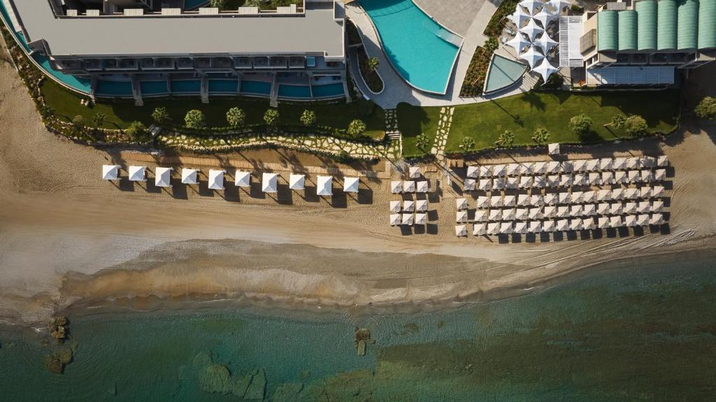AMIRA BEACH RESORT&SPA