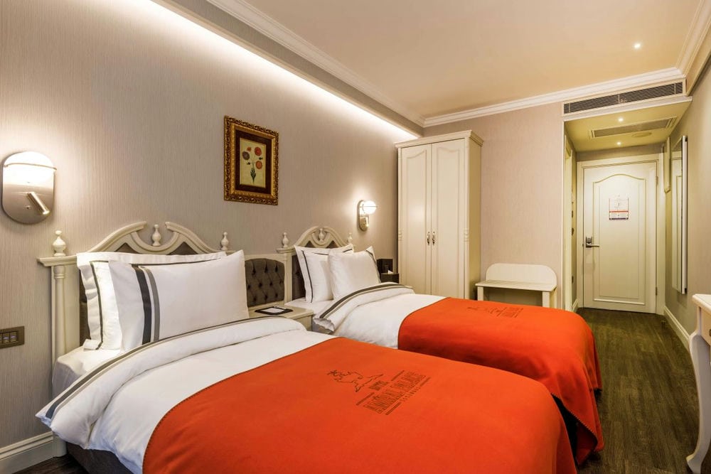 AMIRAL PALACE BOUTIQUE HOTEL