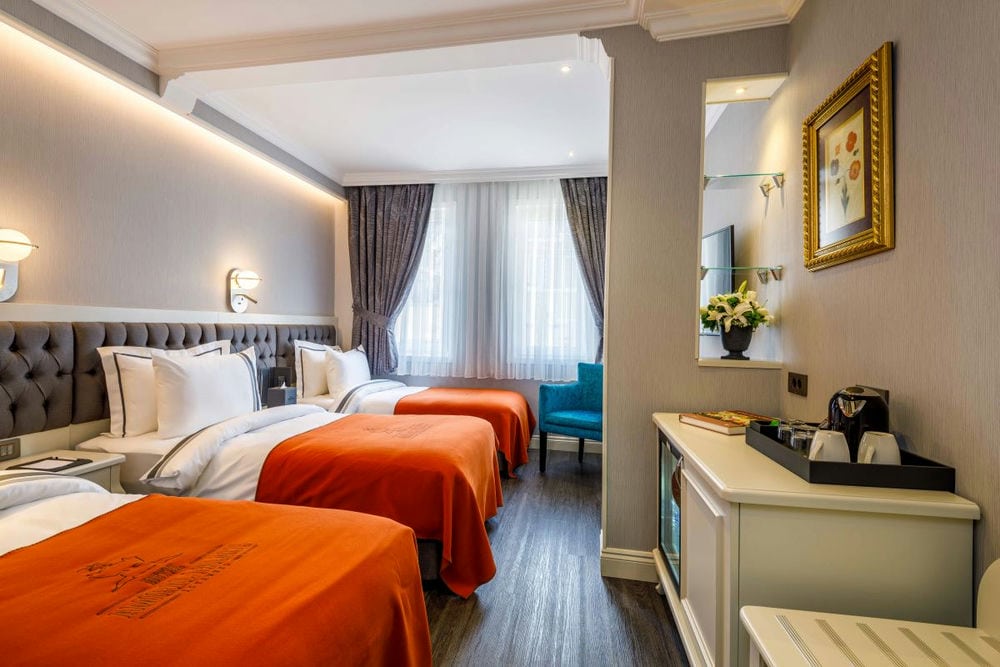 AMIRAL PALACE BOUTIQUE HOTEL