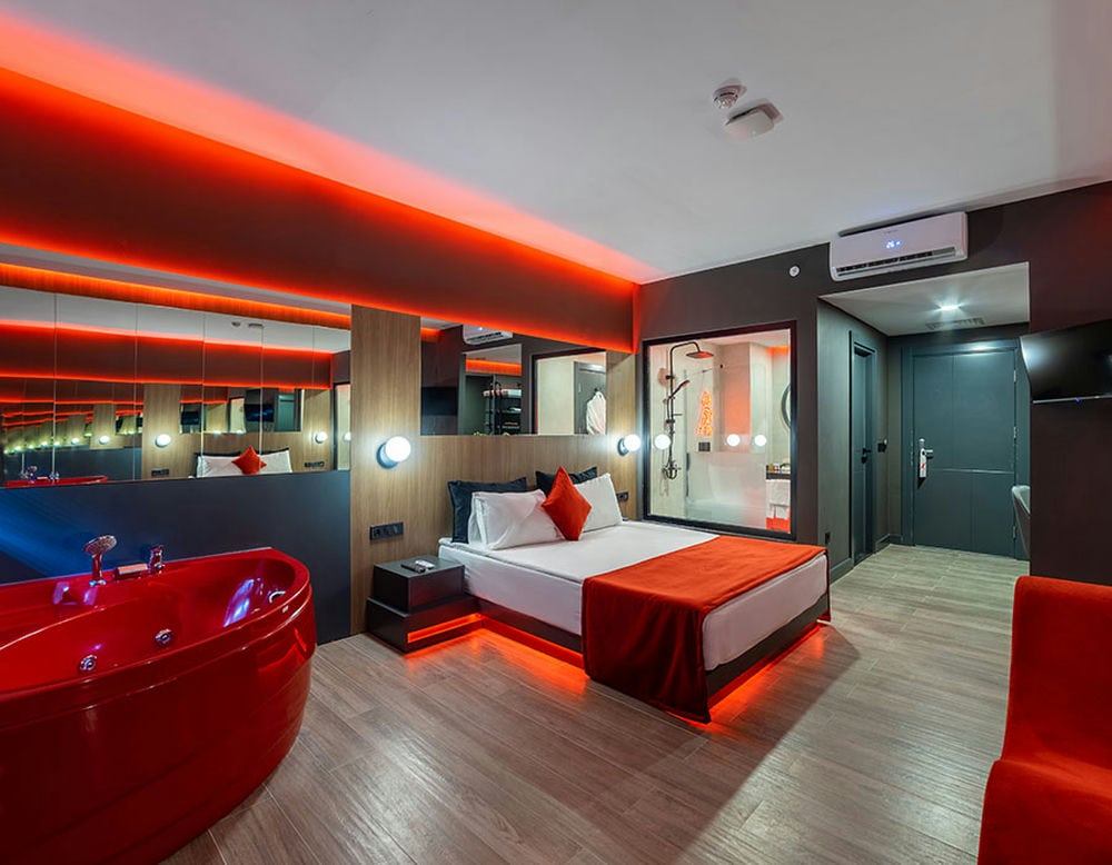 AMON HOTELS