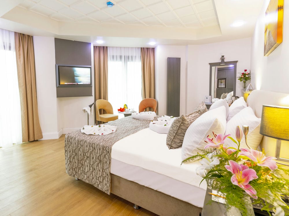 ANTUSA DESIGN HOTEL & SPA