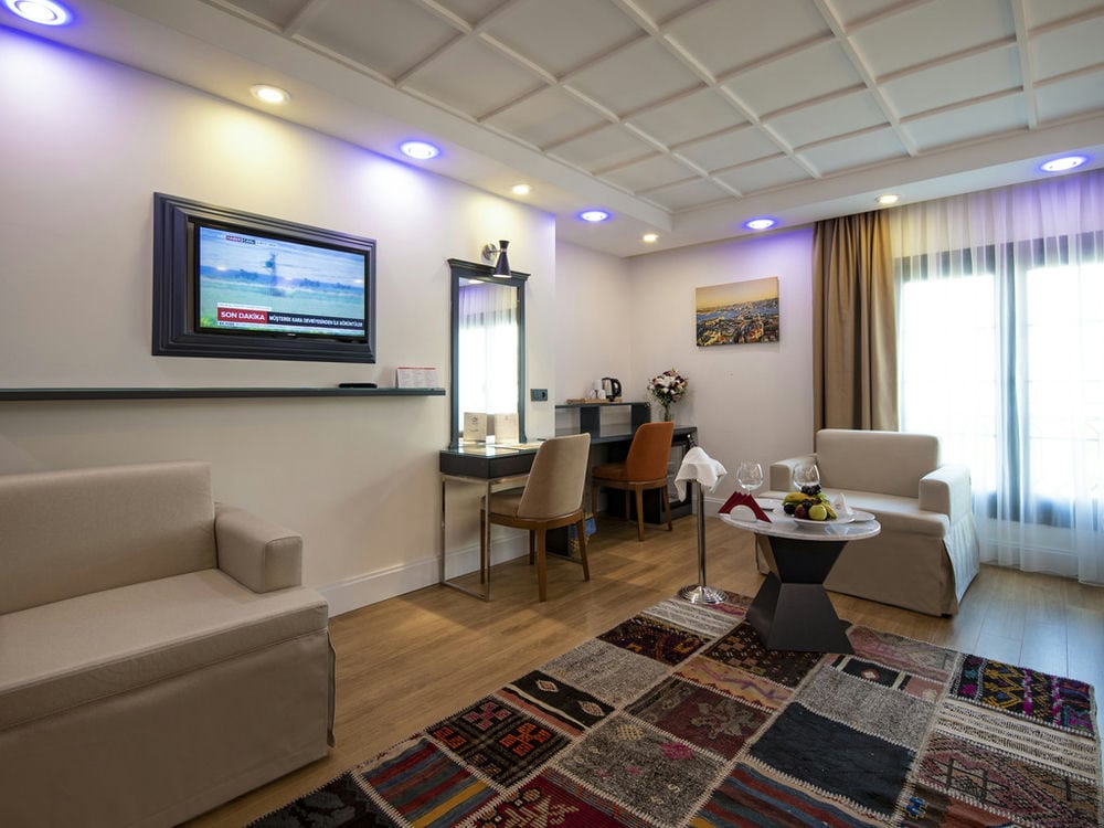 ANTUSA DESIGN HOTEL & SPA
