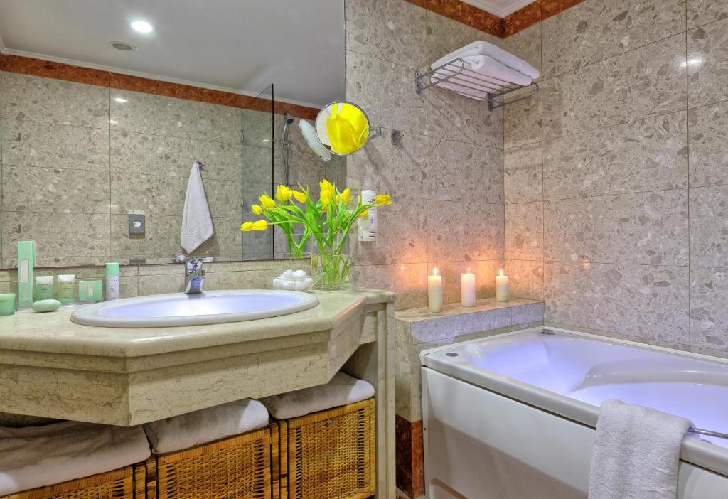APOLLONIA BEACH RESORT & SPA